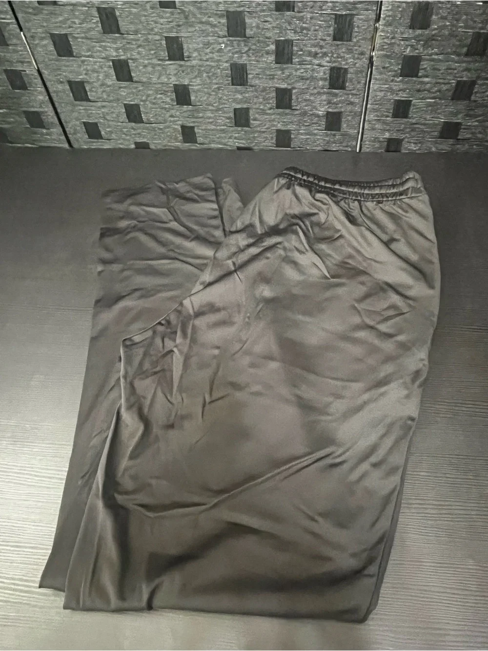 Men’s Black Joggers with pockets & drawstring waist, size Medium NWOT